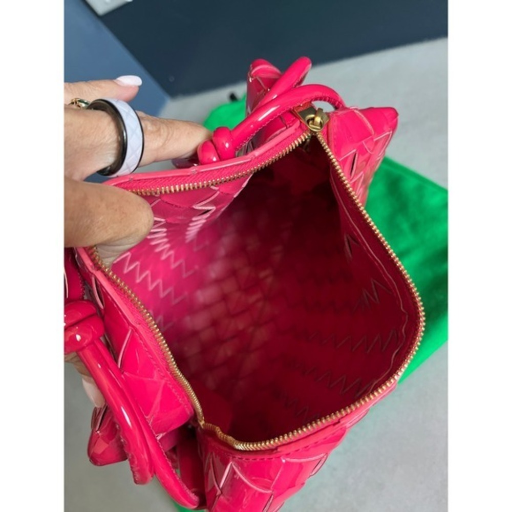 Bottega Veneta Pink Patent Leather Intrecciato Crossbody Bag Luxury Designer Bag - Picture 5 of 13